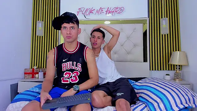 Chat XXX en directo de Two_Kings