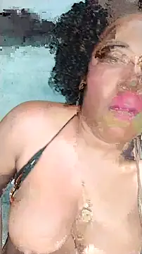 ChanneldelaCroix's Live XXX Chat