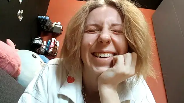 TiaraHenegan's Live XXX Chat