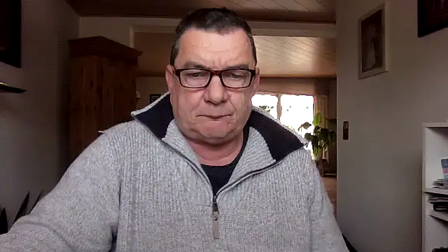 Nobbie444: онлайн-секс-чат