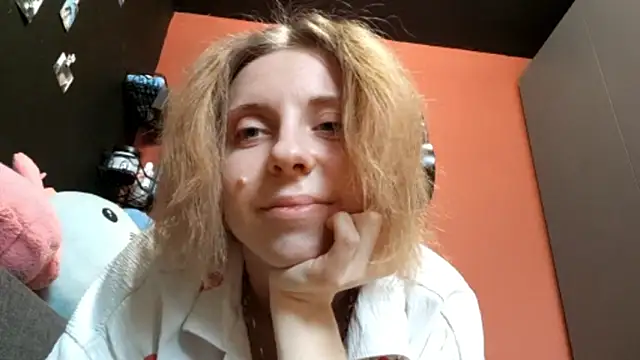 TiaraHenegan – Naživo XXX chat