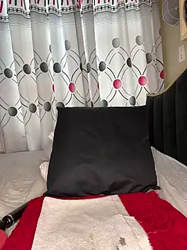 CynnxxxBarb's Live XXX Chat