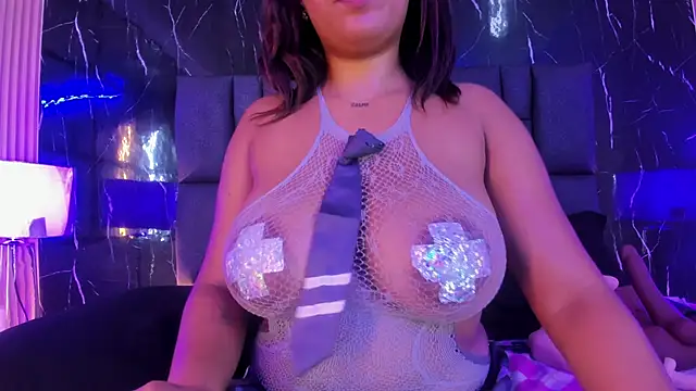 BustyGlow Live XXX Chat