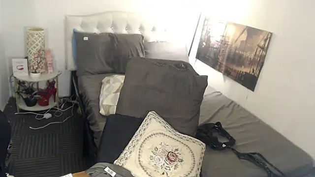 NinaDOM4CUM's Live XXX Chat