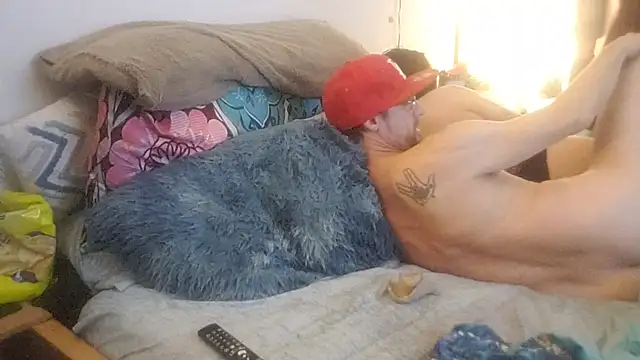 eldone82: διαδικτυακό σόου στην κάμερα