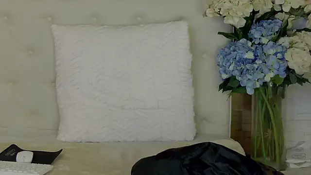 KendraNoir Chat XXX live