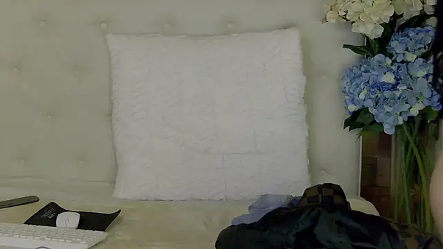 KendraNoir Chat XXX live