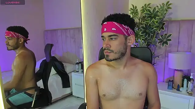 aries_unbound Webcam Show