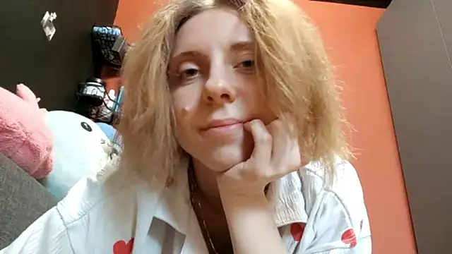 TiaraHenegan Chat XXX in diretta