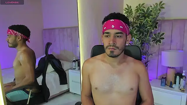 aries_unbound Webcam show