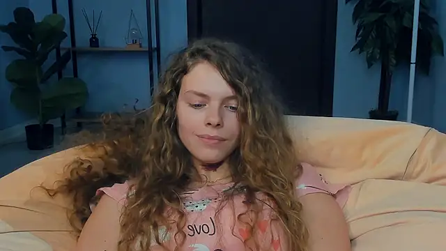 Czat XXX na żywo – RayaNenlia