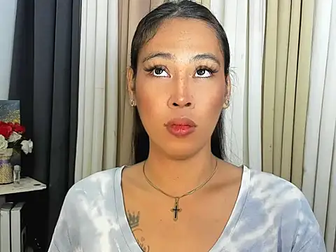 Savanna_White: διαδικτυακό σόου στην κάμερα