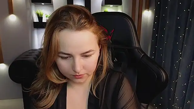 Mira_Mermayd Adlı Modelin Canlı XXX Sohbeti