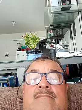 Misterymem63's Live XXX Chat