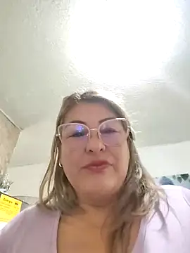 AlexxiaaMat Chat XXX in diretta