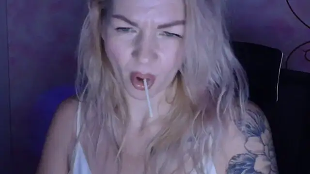 Madonna_Fire Chat XXX live