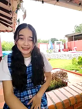 l0lita_emi Chat XXX in diretta