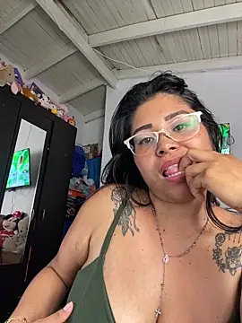 vanessarose_24's Live XXX Chat