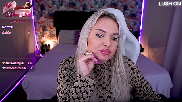 MissyMartinez: онлайн-секс-чат