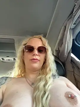 June695_ Webcam-Show