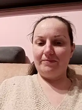 BustyLadyAlma Chat XXX in diretta