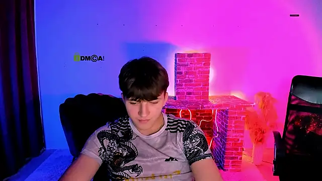 travis_wolf_'s Live XXX Chat