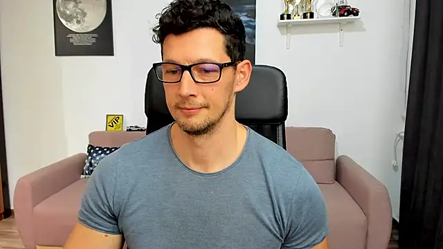 BrutusK08's Live XXX Chat