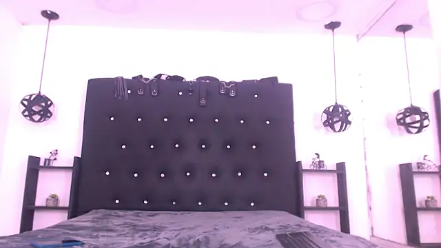 Angel_xxx Adlı Modelin Canlı XXX Sohbeti