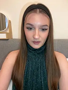 Chat XXX en directo de AdelinaEmber