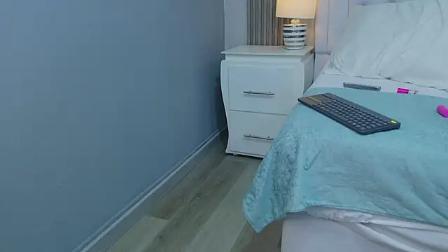 Chat +18 de KiimBrooks ao vivo