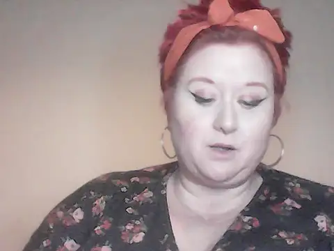 BustyRedxx's Live XXX Chat