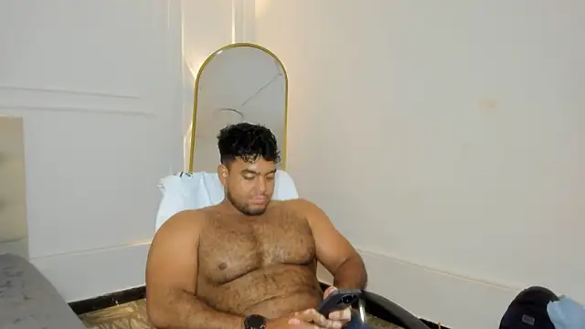 Big_furry_bear13 Chat XXX live