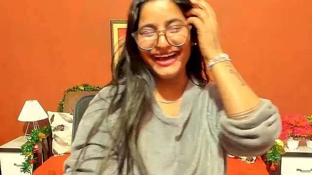 Jasmine_Jaey1: онлайн-секс-чат