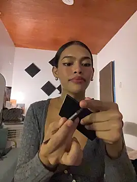 ClaryFrayx Adlı Modelin Canlı XXX Sohbeti