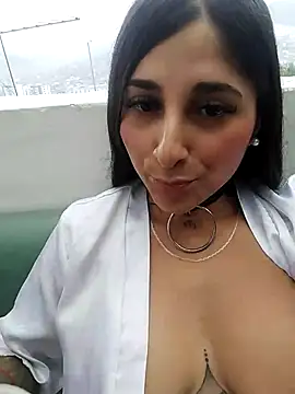 FrancescaSkuirt Chat XXX live