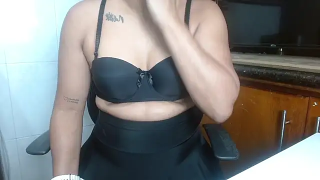 Show Webcam de Nina_Messyy