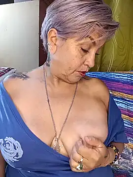 DirtyBIianca's Live XXX Chat