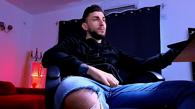 MightyAaron66's Live XXX Chat