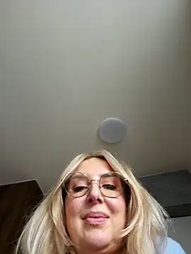 XXX chat uživo modela MariaRichi_