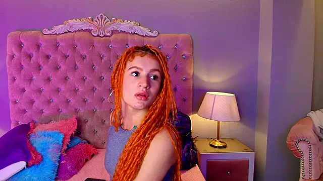 Онлайн чат XXX AdelaineBest