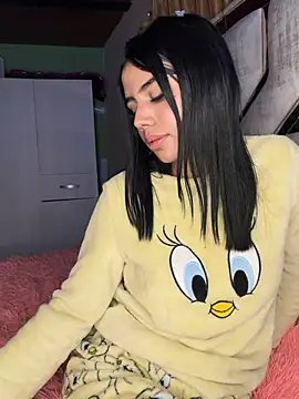 Laura-Khalifa Live XXX-Chat