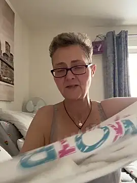 Curvy-Jinx: онлайн-секс-чат