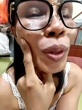 Mama_Eva_1's Live XXX Chat