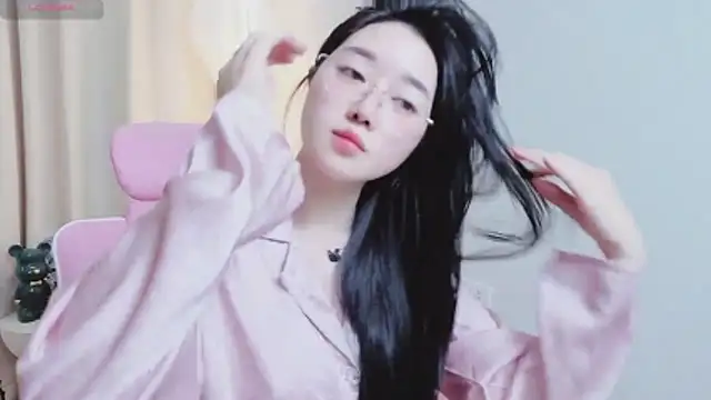 Chat XXX en directo de Miu-999