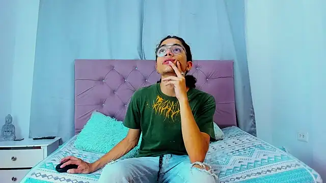 EthanBlackwoodd Adlı Modelin Canlı XXX Sohbeti