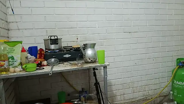 Онлайн чат XXX valeriaswang_Lucas