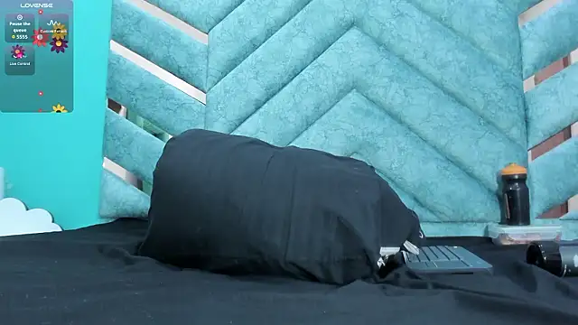 AngelineJolie's Live XXX Chat