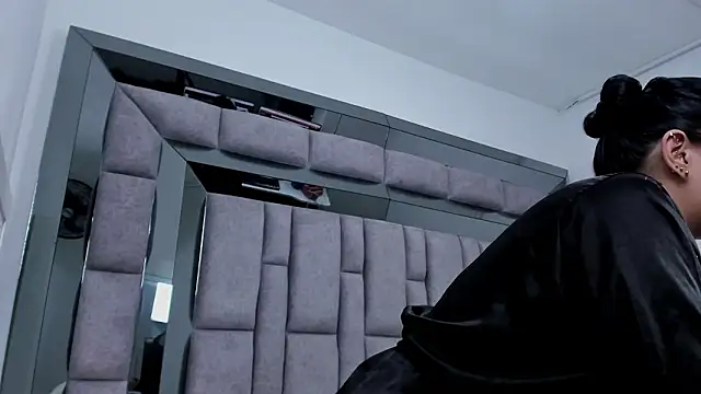 EMMAHILL1's Live XXX Chat