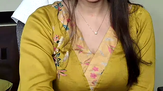 Naina_For_You – Live XXX-chat