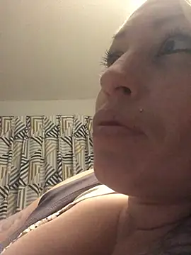 UrBRat's Live XXX Chat